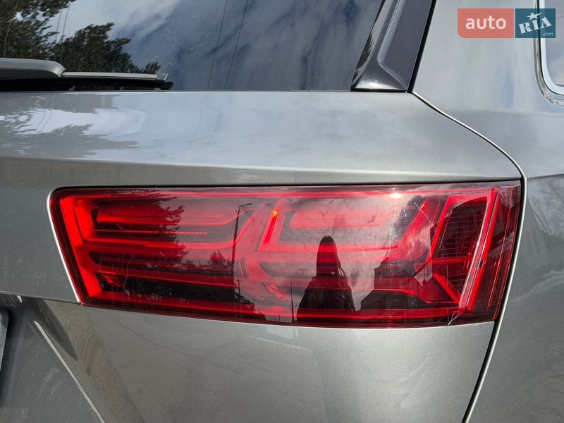 Позашляховик / Кросовер Audi Q7 2016 в Охтирці