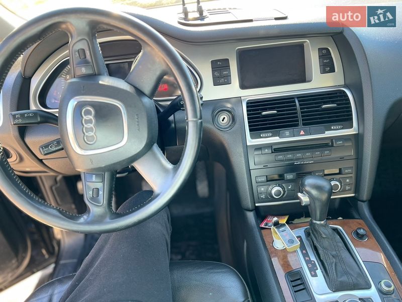 Позашляховик / Кросовер Audi Q7 2008 в Білгороді-Дністровському