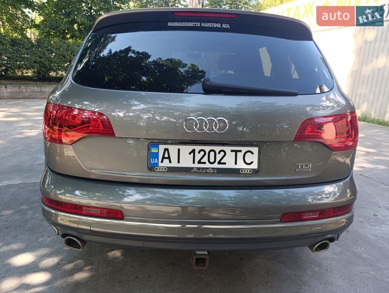 Позашляховик / Кросовер Audi Q7 2015 в Києві