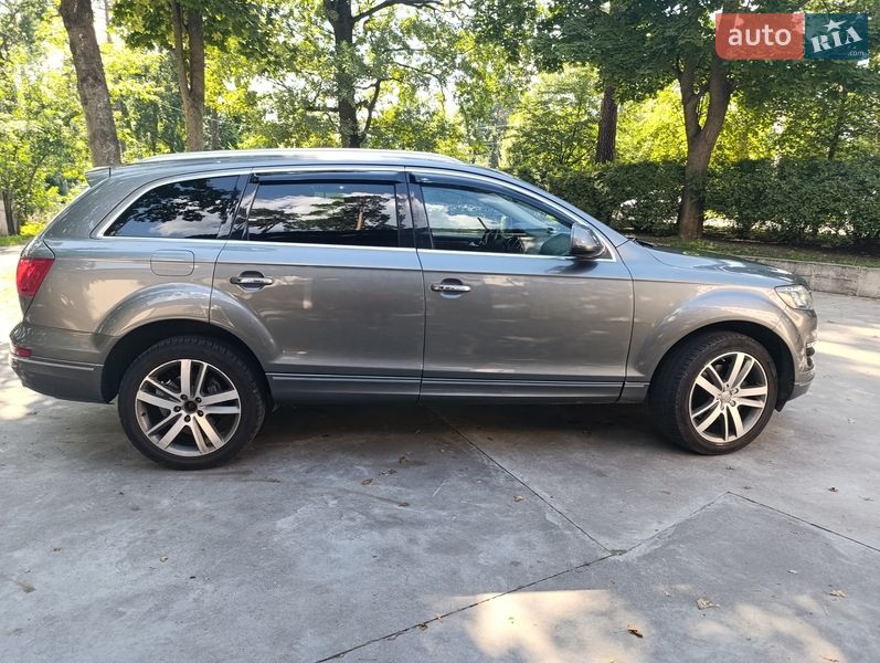 Позашляховик / Кросовер Audi Q7 2015 в Києві