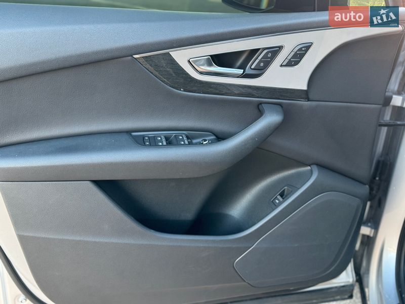 Позашляховик / Кросовер Audi Q7 2017 в Житомирі