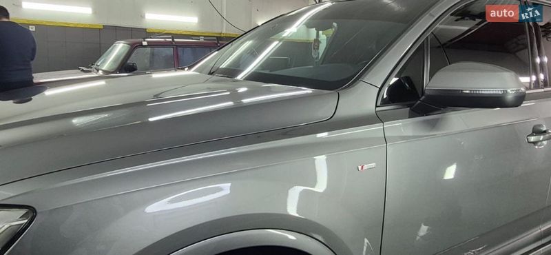 Позашляховик / Кросовер Audi Q7 2017 в Дніпрі