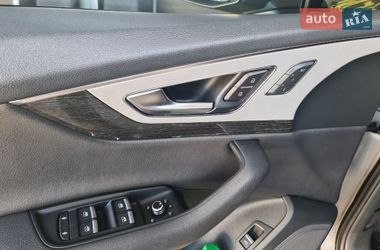 Позашляховик / Кросовер Audi Q7 2017 в Дніпрі