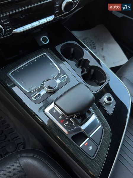 Внедорожник / Кроссовер Audi Q7 2017 в Луцке