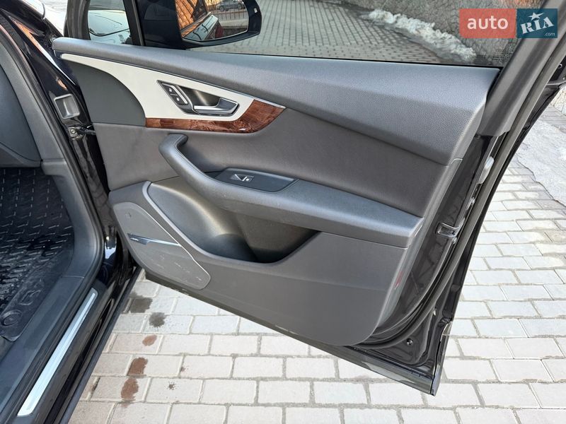 Внедорожник / Кроссовер Audi Q7 2017 в Белой Церкви