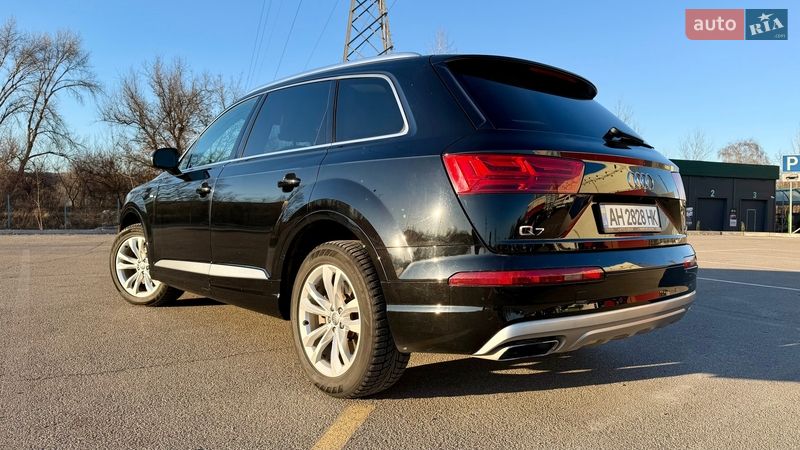 Внедорожник / Кроссовер Audi Q7 2017 в Киеве