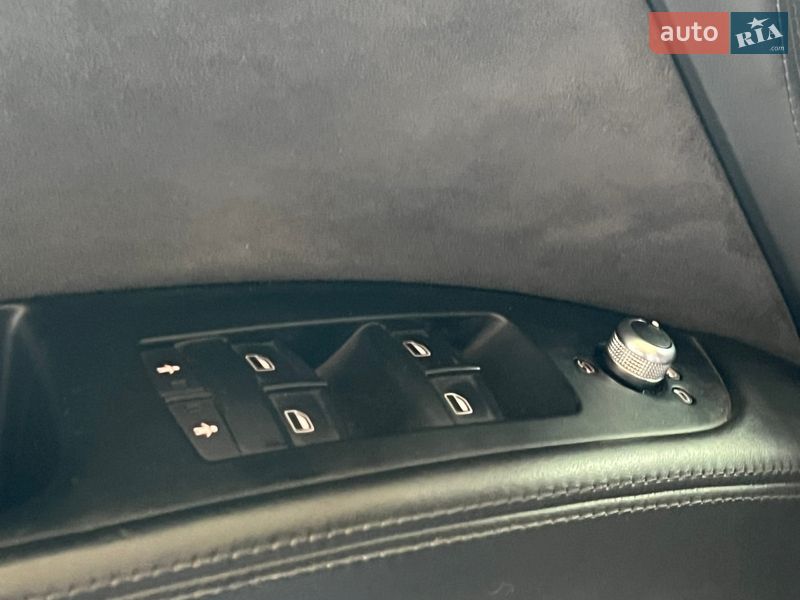 Позашляховик / Кросовер Audi Q7 2010 в Одесі