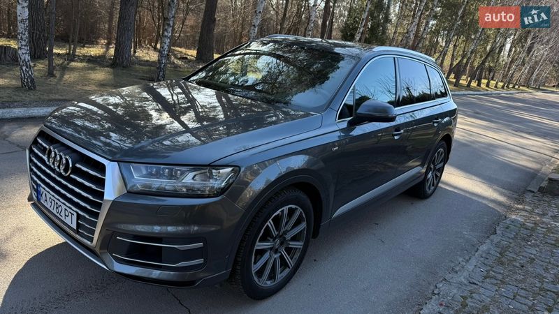 Внедорожник / Кроссовер Audi Q7 2017 в Киеве