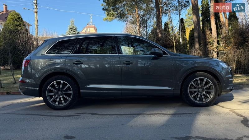 Внедорожник / Кроссовер Audi Q7 2017 в Киеве
