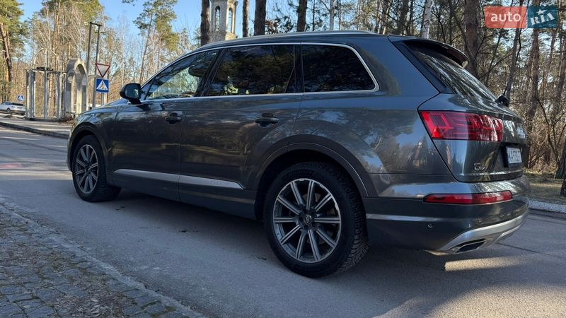 Внедорожник / Кроссовер Audi Q7 2017 в Киеве