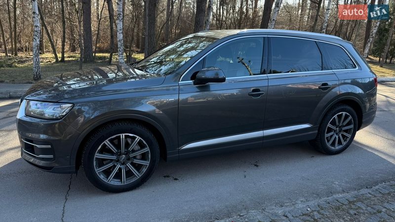 Внедорожник / Кроссовер Audi Q7 2017 в Киеве