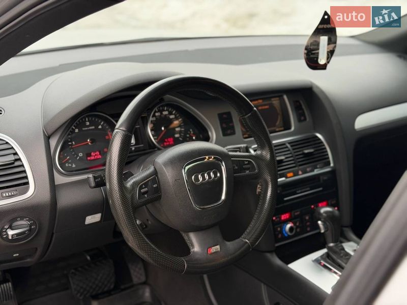 Внедорожник / Кроссовер Audi Q7 2010 в Киеве