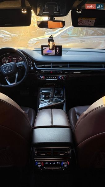 Позашляховик / Кросовер Audi Q7 2016 в Києві