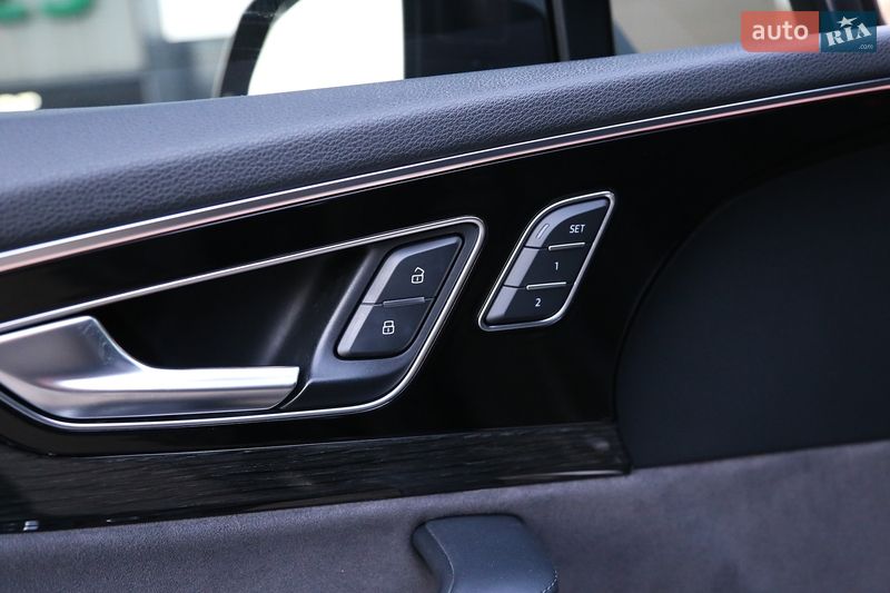 Внедорожник / Кроссовер Audi Q7 2015 в Киеве