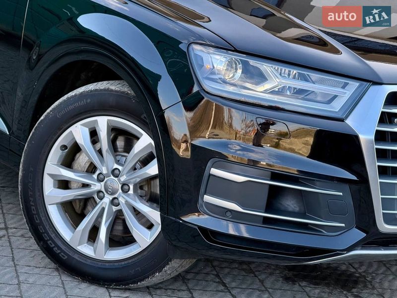 Позашляховик / Кросовер Audi Q7 2018 в Стрию