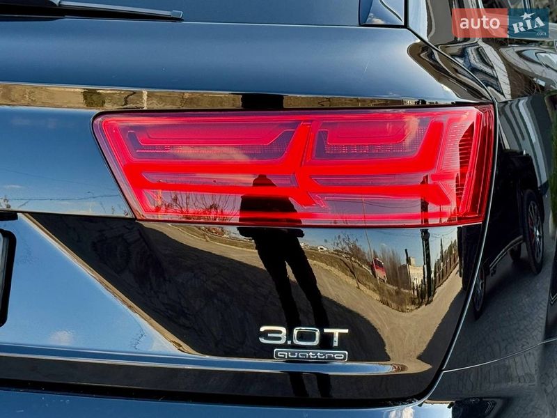 Позашляховик / Кросовер Audi Q7 2018 в Стрию