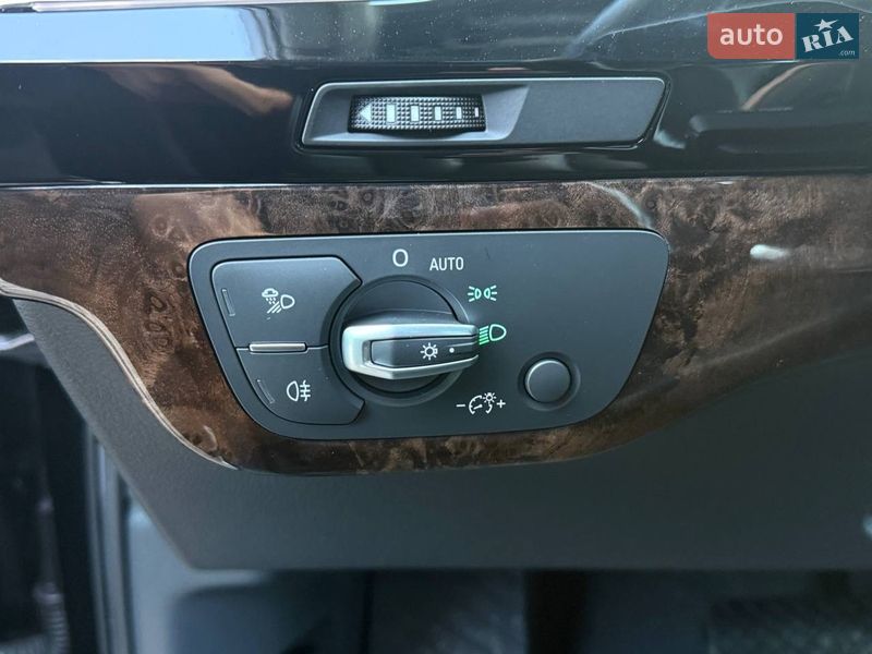 Позашляховик / Кросовер Audi Q7 2018 в Стрию