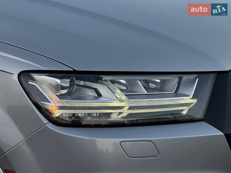 Позашляховик / Кросовер Audi Q7 2017 в Києві