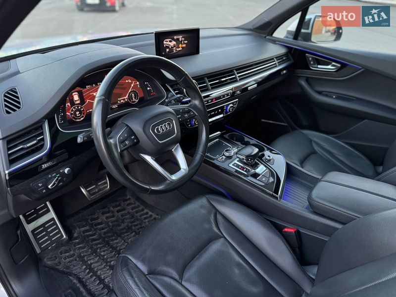 Позашляховик / Кросовер Audi Q7 2017 в Києві