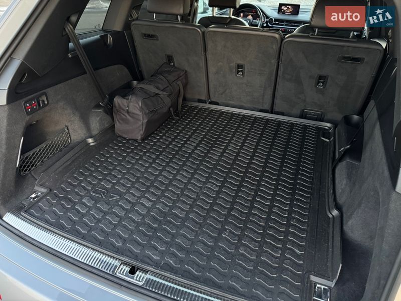 Позашляховик / Кросовер Audi Q7 2017 в Києві