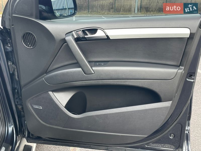 Внедорожник / Кроссовер Audi Q7 2010 в Ровно