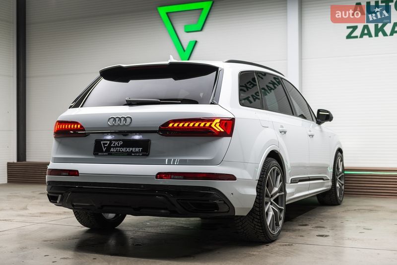 Позашляховик / Кросовер Audi Q7 2021 в Мукачевому