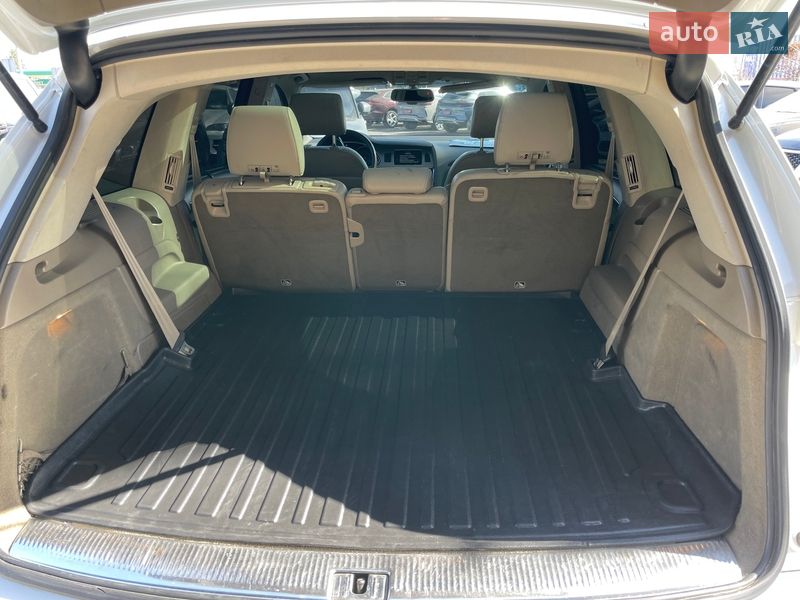 Позашляховик / Кросовер Audi Q7 2013 в Львові