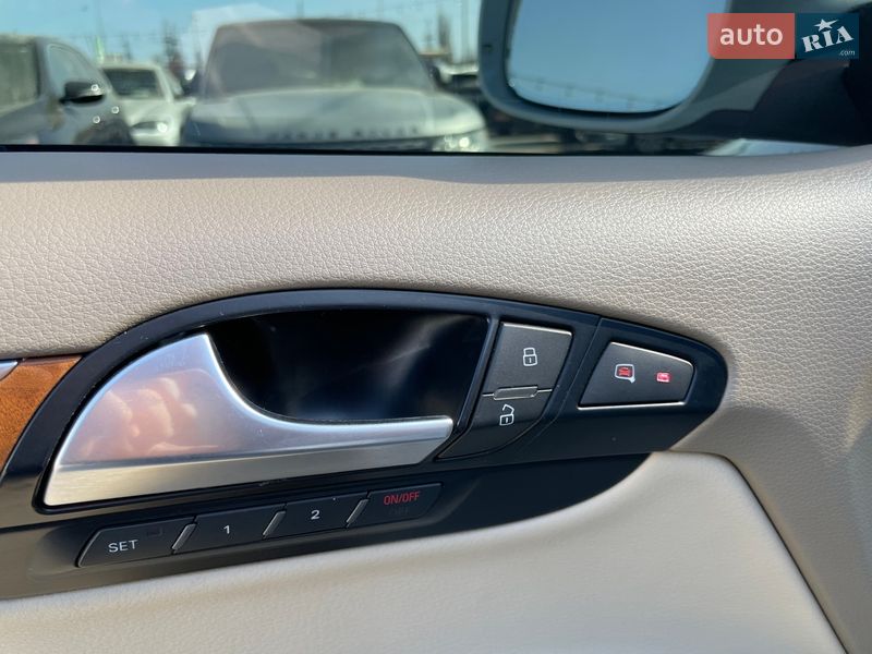 Позашляховик / Кросовер Audi Q7 2013 в Львові