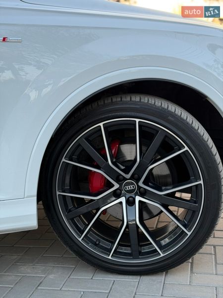 Позашляховик / Кросовер Audi Q7 2021 в Києві