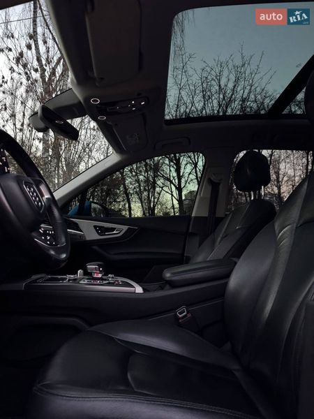 Позашляховик / Кросовер Audi Q7 2015 в Львові