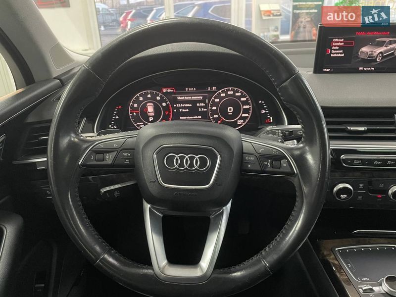 Позашляховик / Кросовер Audi Q7 2017 в Києві