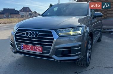 Позашляховик / Кросовер Audi Q7 2016 в Миронівці