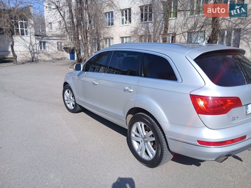 Внедорожник / Кроссовер Audi Q7 2010 в Кривом Роге
