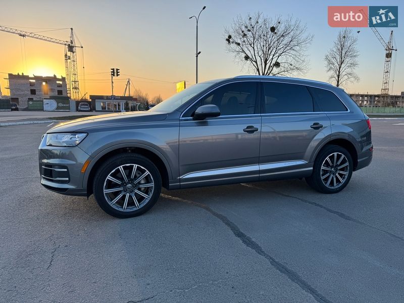 Позашляховик / Кросовер Audi Q7 2017 в Луцьку