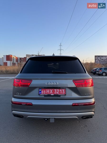 Позашляховик / Кросовер Audi Q7 2017 в Луцьку