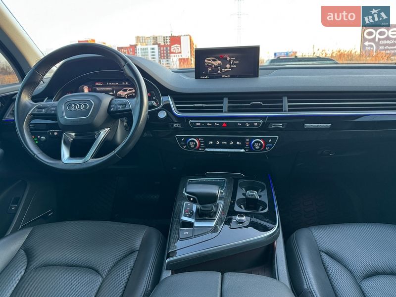 Позашляховик / Кросовер Audi Q7 2017 в Луцьку