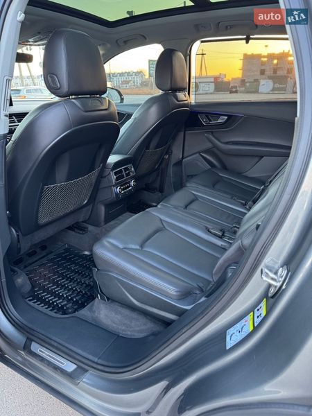 Позашляховик / Кросовер Audi Q7 2017 в Луцьку
