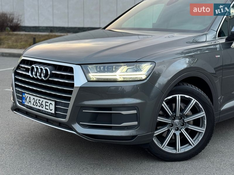 Внедорожник / Кроссовер Audi Q7 2018 в Киеве
