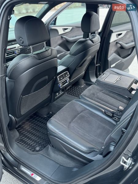 Внедорожник / Кроссовер Audi Q7 2018 в Киеве