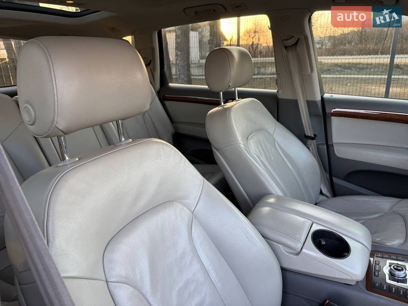 Позашляховик / Кросовер Audi Q7 2010 в Стрию