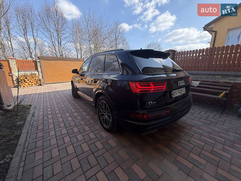 Внедорожник / Кроссовер Audi Q7 2018 в Хмельницком