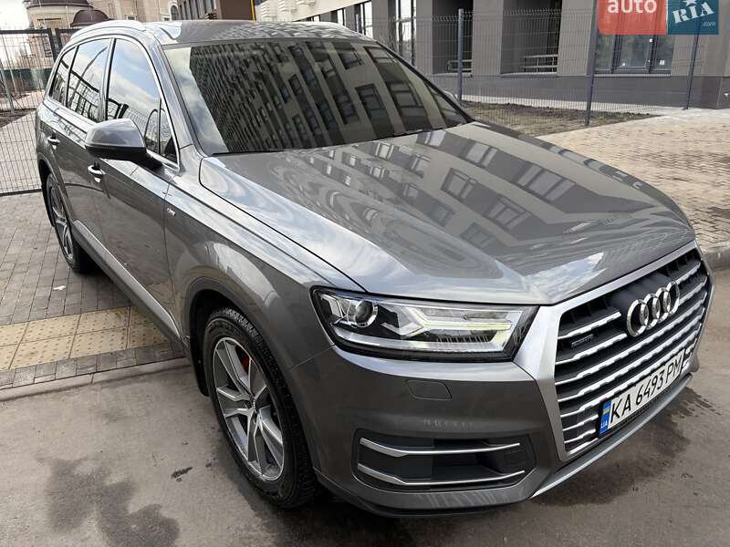 Внедорожник / Кроссовер Audi Q7 2016 в Киеве