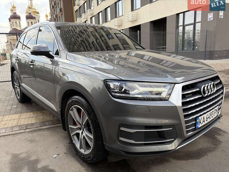 Внедорожник / Кроссовер Audi Q7 2016 в Киеве
