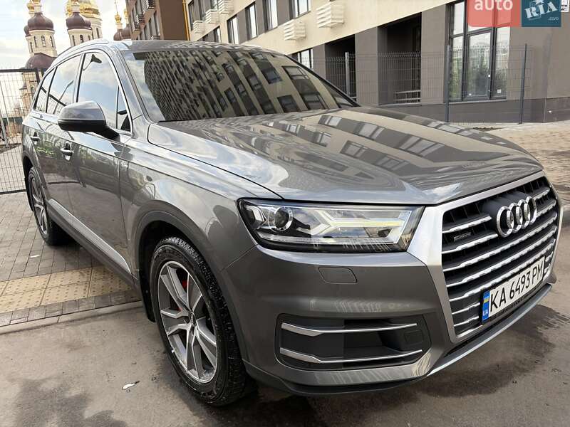 Внедорожник / Кроссовер Audi Q7 2016 в Киеве