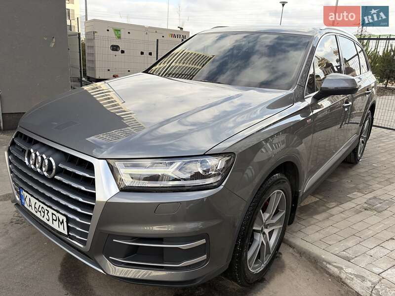 Внедорожник / Кроссовер Audi Q7 2016 в Киеве
