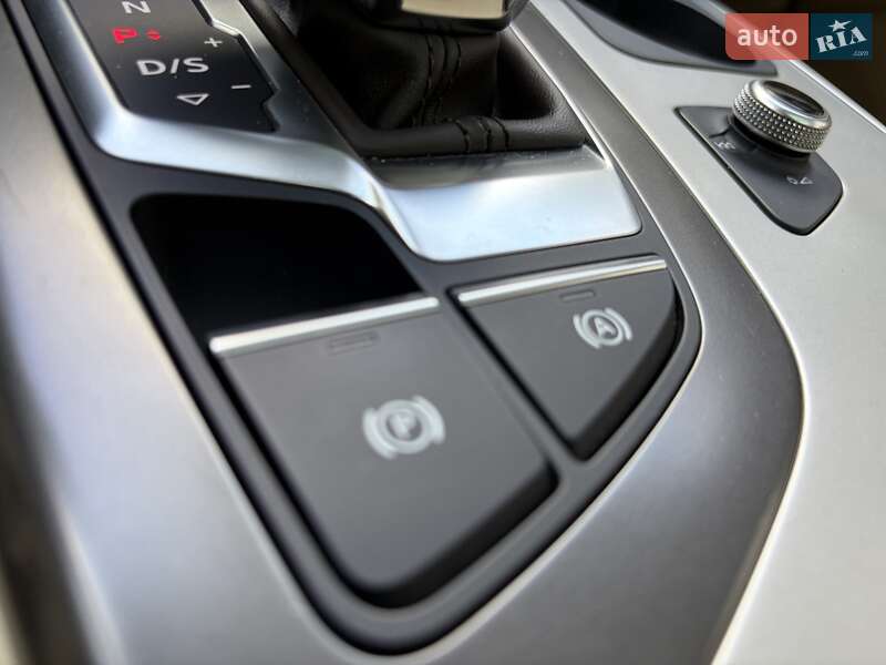 Внедорожник / Кроссовер Audi Q7 2016 в Киеве