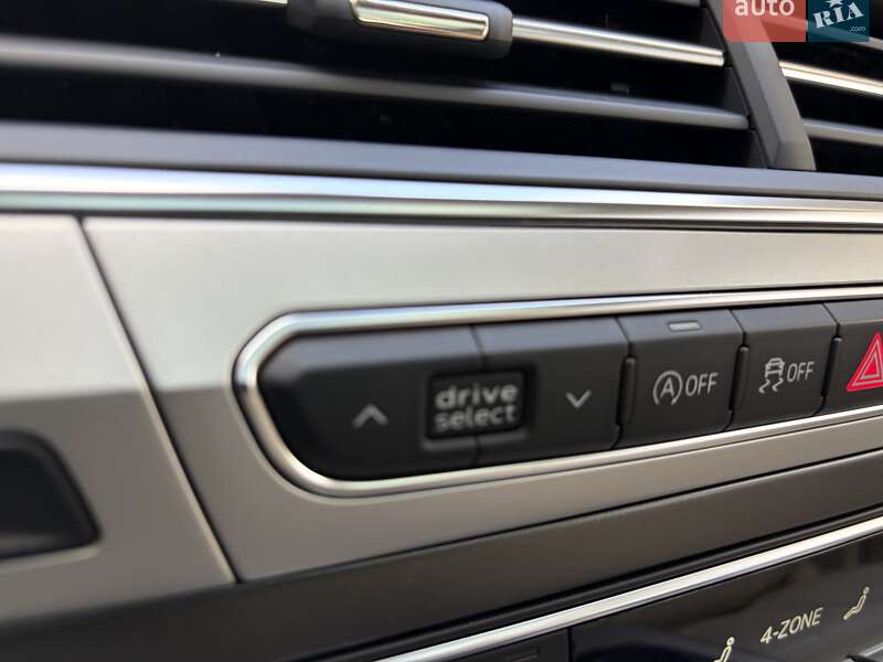 Внедорожник / Кроссовер Audi Q7 2016 в Киеве