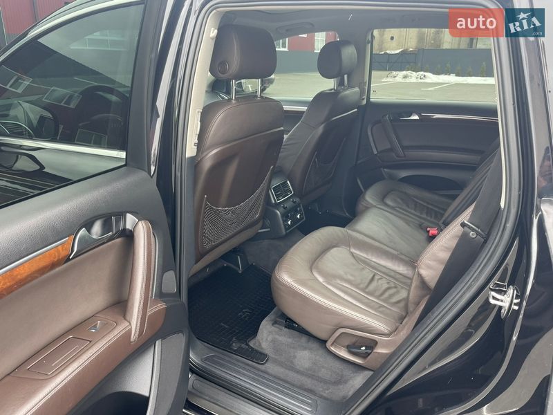 Внедорожник / Кроссовер Audi Q7 2006 в Дубно
