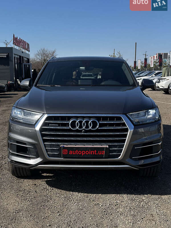 Позашляховик / Кросовер Audi Q7 2019 в Білогородці