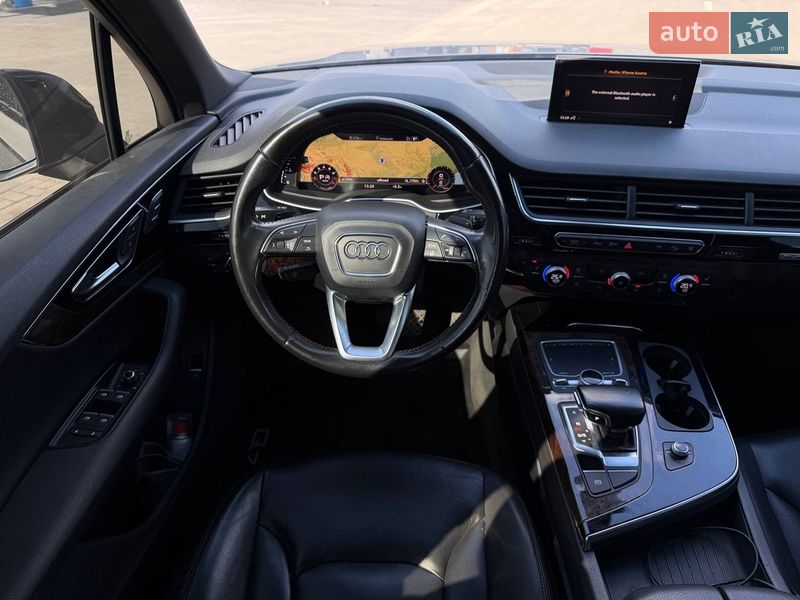 Позашляховик / Кросовер Audi Q7 2016 в Лубнах